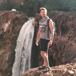 Meet your Posher, Troy